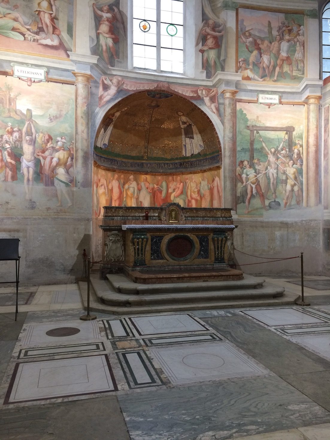 Basilica of Saint Stephen in the Round, interno, 2.jpg